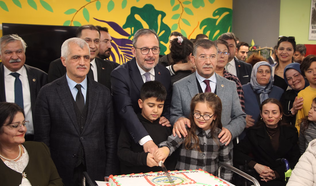 KOMİSYON ÜYELERİ, ENGELLİ BİREYLER İLE AİLELERİNİ ZİYARET ETTİ Manisa’nın Kula