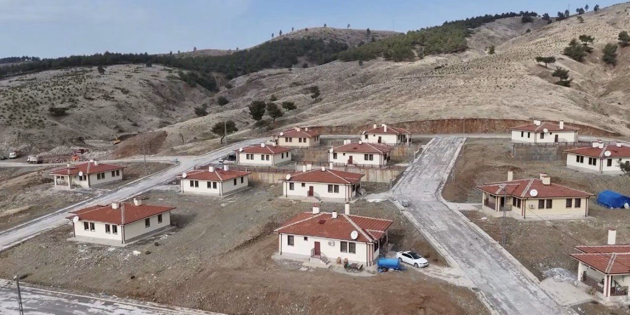 Kahramanmaraş’ta Depremzedeler Tevekkelli Köy Evlerine Yerleştirildi