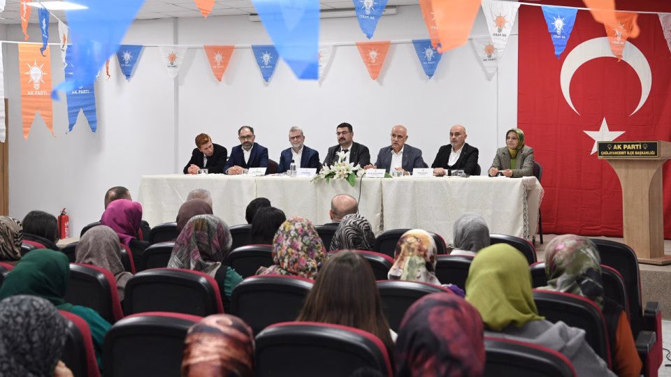AK Parti Çağlayancerit İlçe Danışma Meclisi Toplantısı’na katılan Başkan Görgel,