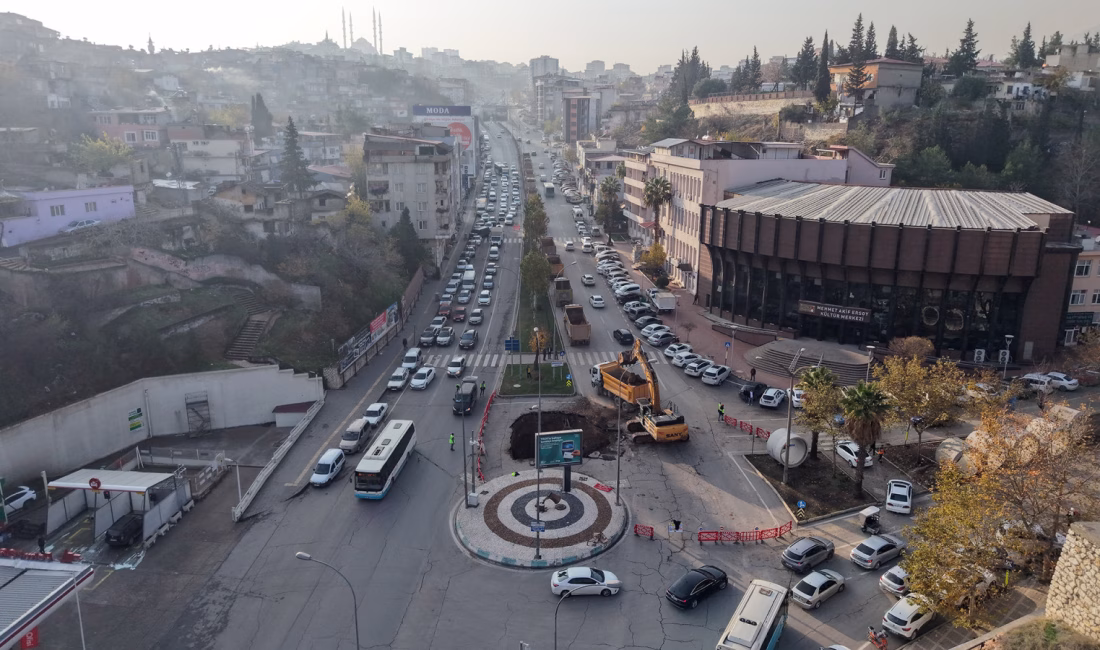 Büyükşehir Belediyesi, Onikişubat Şekerdere Caddesi’nin Mehmet Akif Ersoy Kültür Merkezi
