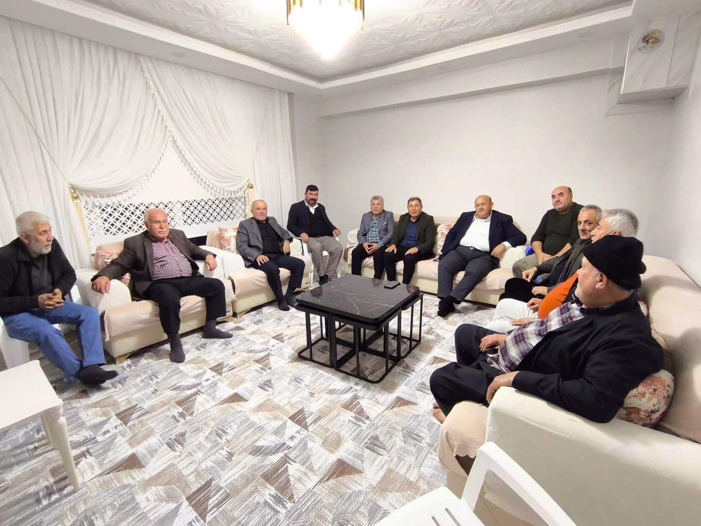 AK Parti Türkoğlu İlçe Başkanı Mehmet Ali Şen’den Küçükimalı Mahallesine Ziyaret sen