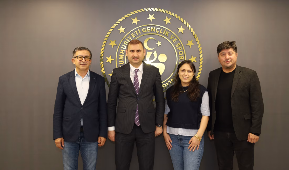 Uluslararası Gazeteciler İnternet Yayıncıları ve Yazarlar Derneği (UGİYAD) Başkanı İsmail