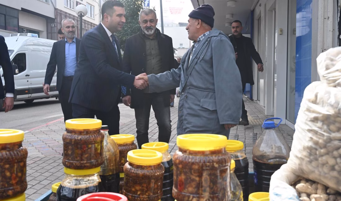 Kadirli Belediye Başkanı Mustafa Mert Olcar, ilçe esnafını ziyaret ederek