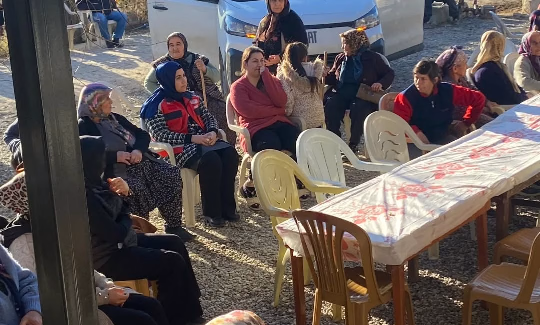 GAZİ OSMAN CEREN’İN BABASINA TAZİYE ZİYARETİ
Kadirli Sosyal Hizmet Merkezi Müdürlüğü’ne bağlı Şehit Yakınları ve Gazi