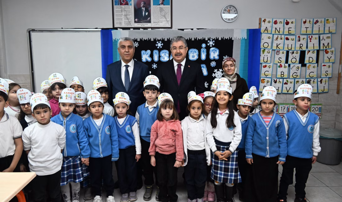 Osmaniye Valisi Dr. Erdinç Yılmaz, yarıyıl tatiline giren öğrencilerin karne