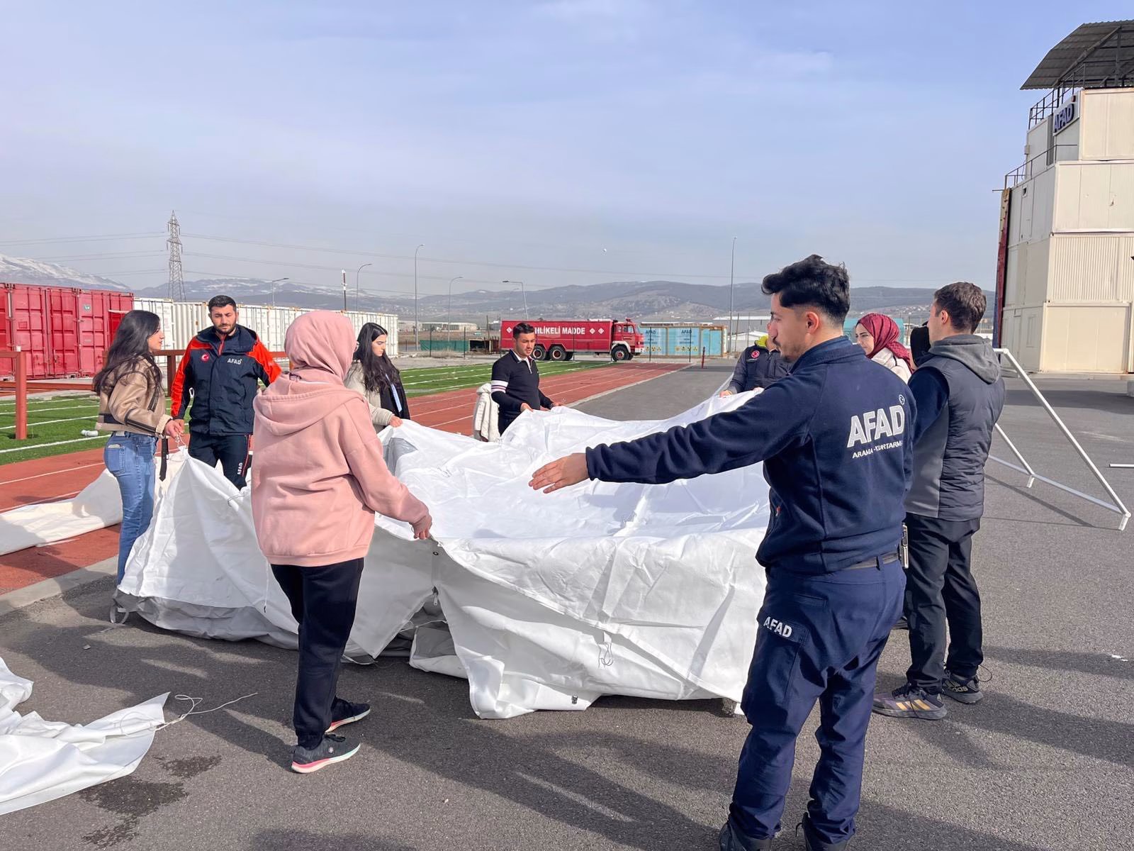 AFAD Kahramanmaras’tan Destek Gonullulerine Uygulamali Egitim ()