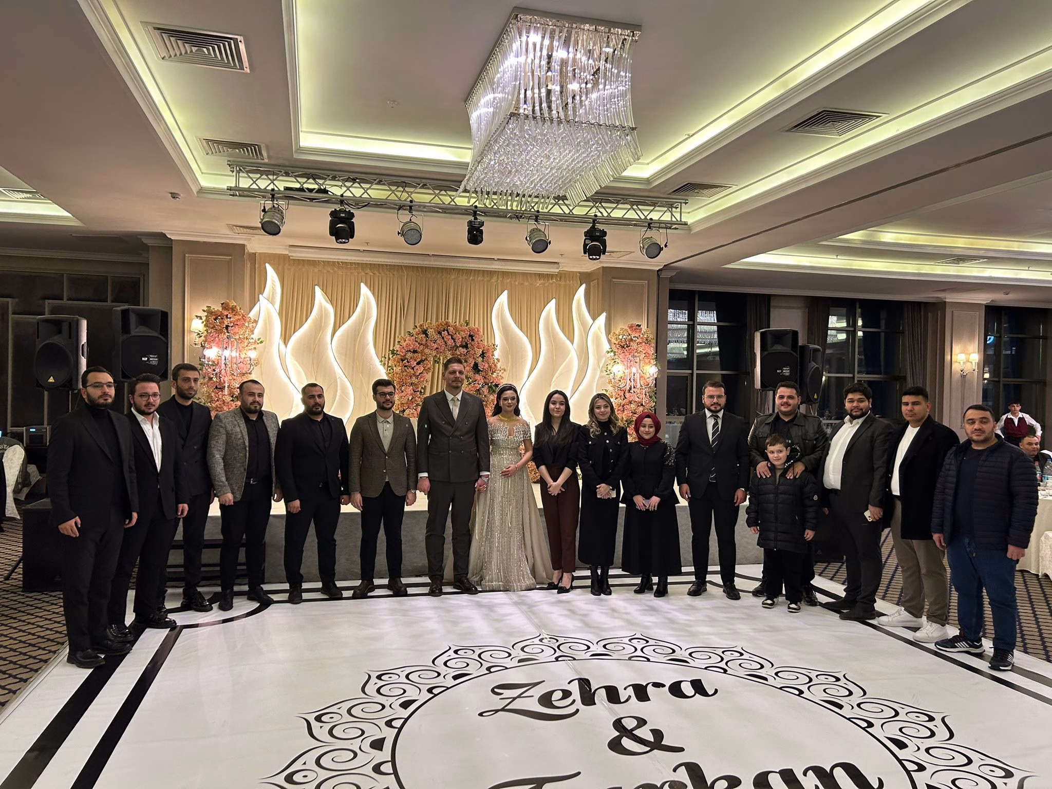 AK Parti Genclik Kollarindan Unaldi Ailesine Nisan Tebrigi