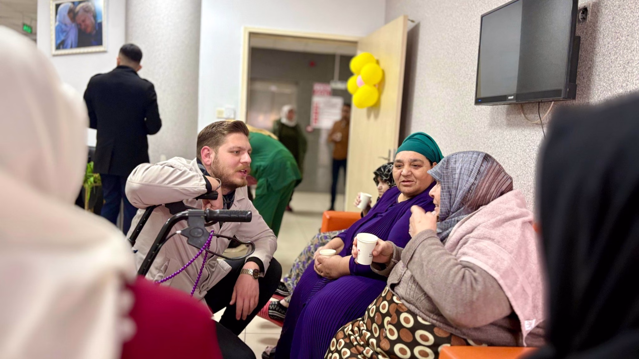 AK Parti Kahramanmaras Genclik Kollari’ndan Huzurevi Ziyareti ()