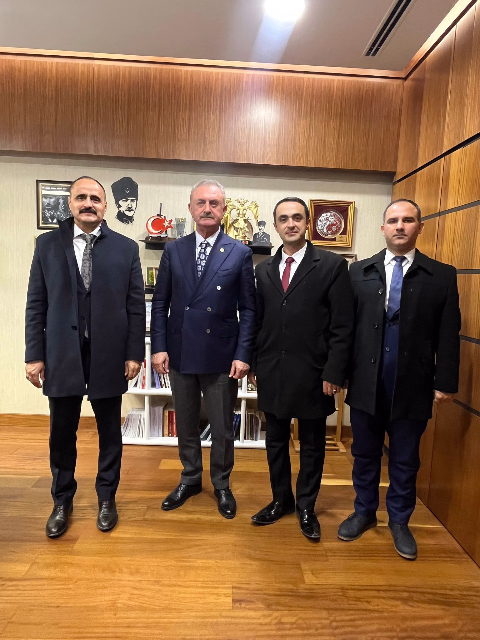 Atanamayan Uzman Cavuslar Dernegi’nden Milletvekillerine Tesekkur ()