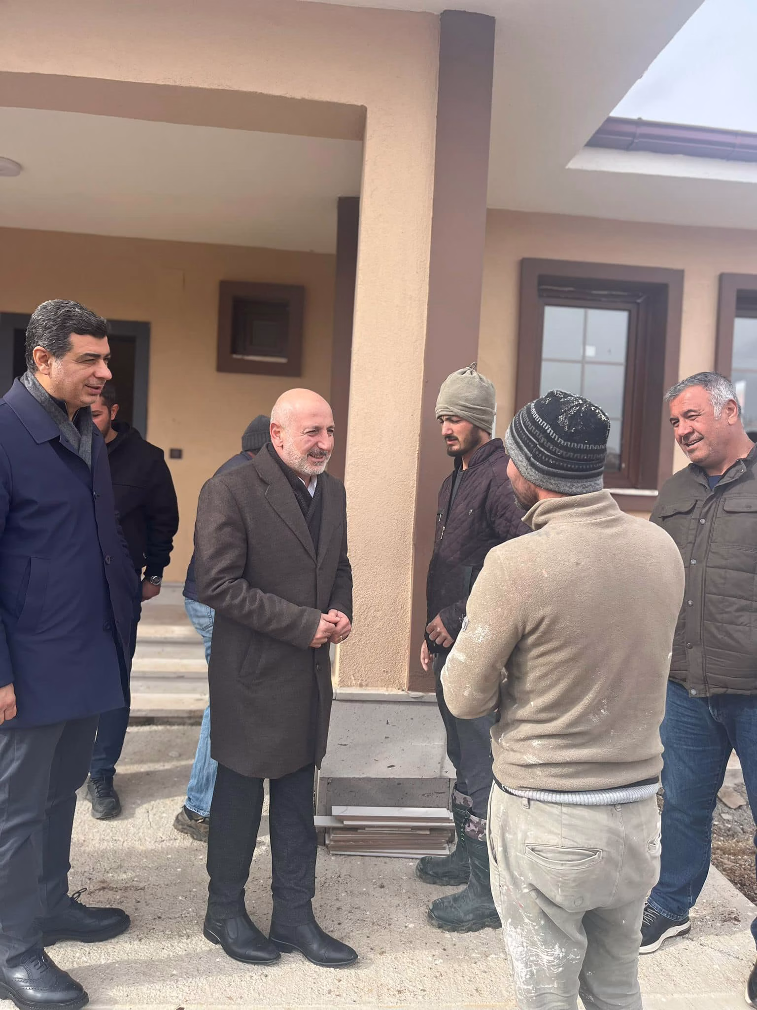 CHP’li Ali Oztunc Dulkadiroglu’nda Sahada Deprem Konutlarini Inceledi ()
