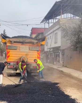 Namikkemal Mahallesi’nde Asfalt Yama Calismalari Yeniden Basladi ()