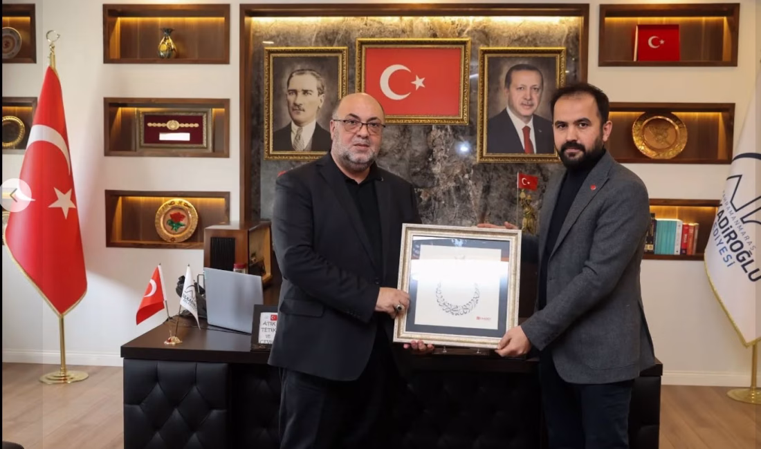 Saadet Partisi Kahramanmaraş İl Başkanı İsrafil Öztürk ve beraberindeki parti