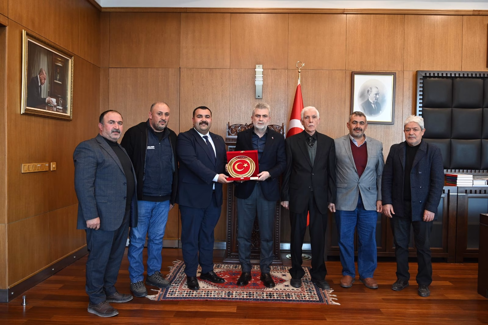 Sakarya Mahallesi Muhtari Resul Karademir’den Baskan Firat Gorgel’e Ziyaret ()