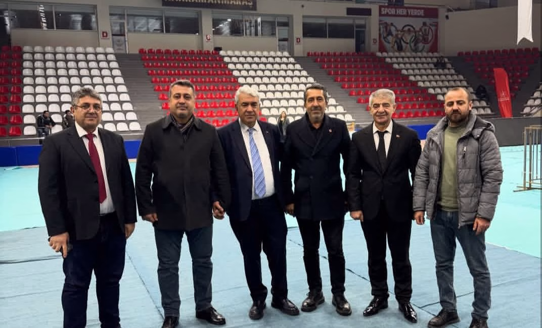 Yerel siyaset yalnızca partiler arası rekabetten ibaret değildir. Bazen bir