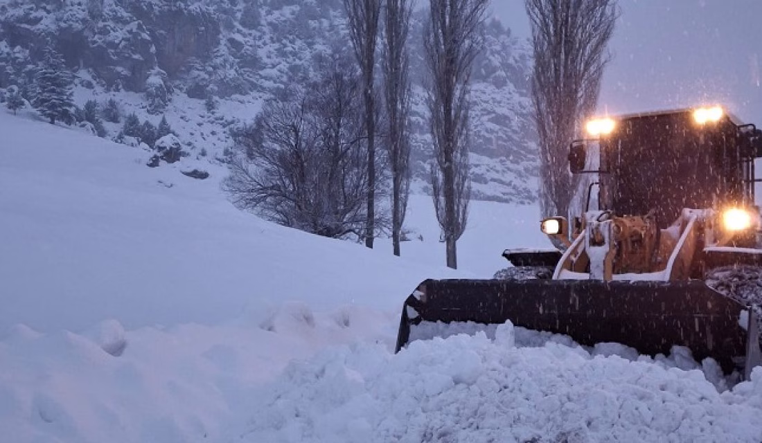 Onikişubat Belediyesi, vatandaşların günlük yaşamının olumsuz etkilenmemesi adına karla mücadele