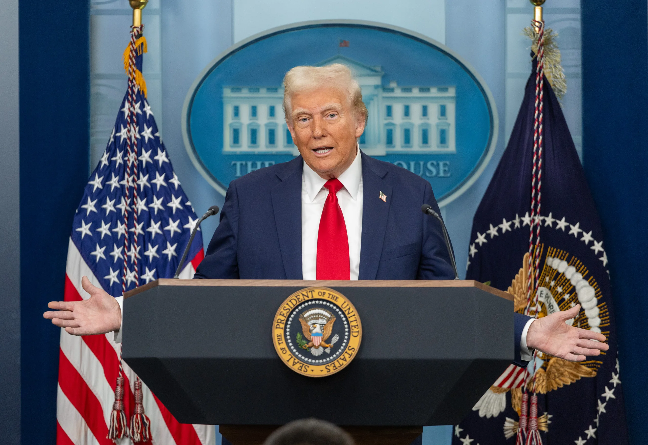 Trump: İran'a giden büyük ve güçlü gemilerimiz var, umarım kullanmak zorunda kalmayız