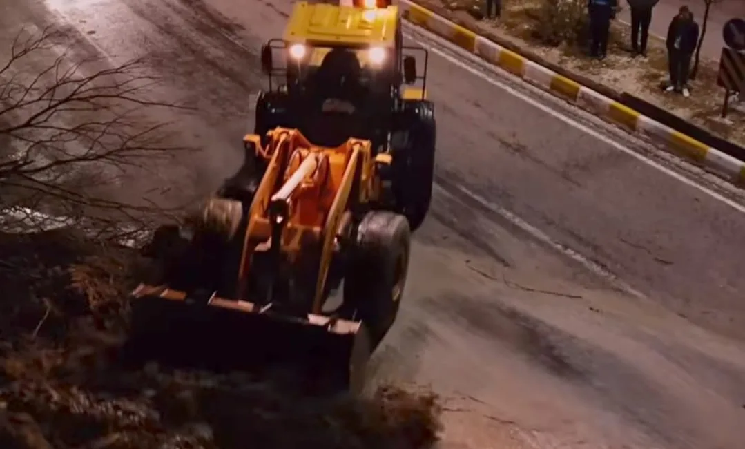 Andırın’da etkili olan şiddetli yağışların ardından meydana gelen sel, heyelan