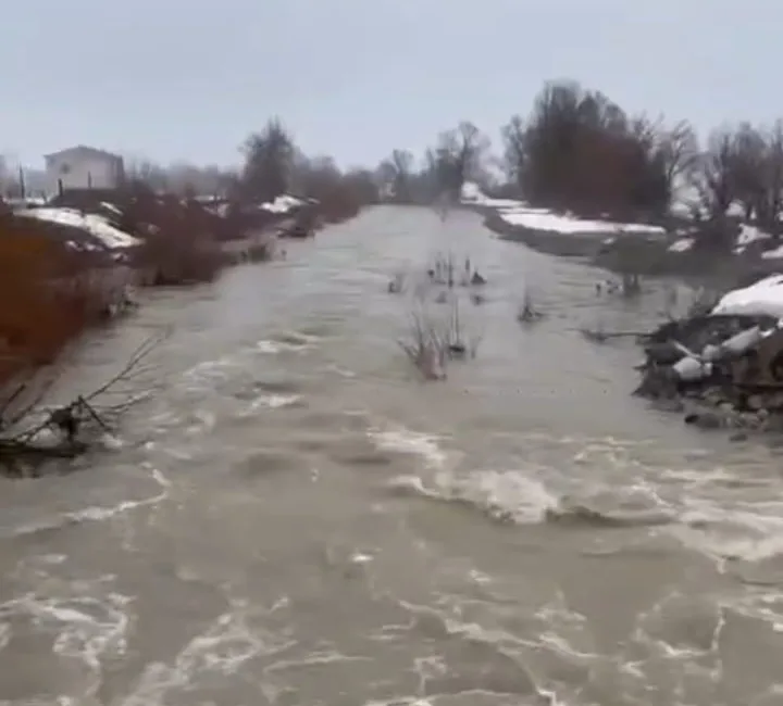 Andırın’da etkisini artıran aşırı yağışlar hayatı olumsuz etkilemeye devam ediyor.