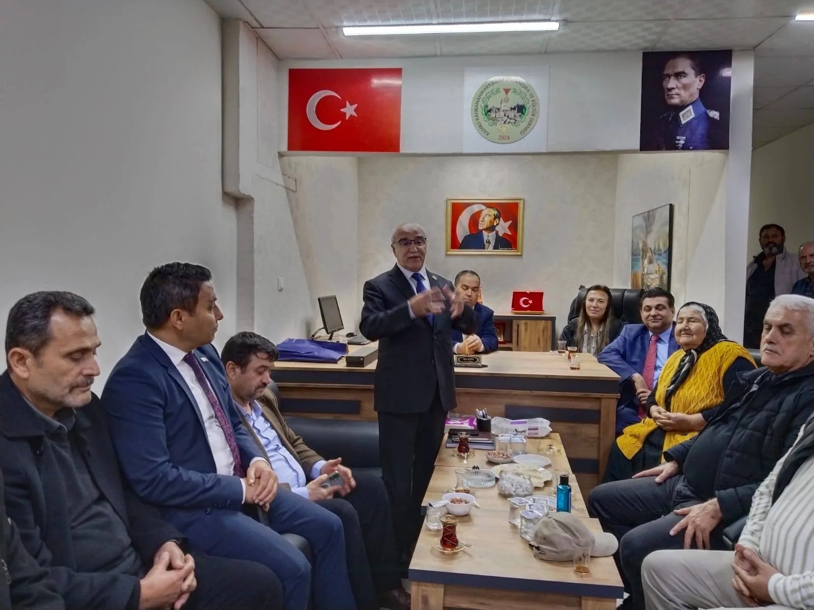 MHP ve STK Temsilcilerinden Kadirli Kahramanmaraşlılar Derneği’ne Ziyaret 1 636483444 26196342516649540 6544254109474541215 n