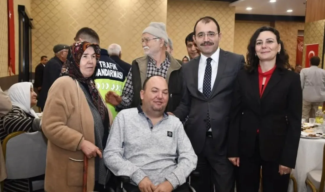 Kadirli Kaymakamlığı tarafından şehit aileleri ve gaziler onuruna iftar programı