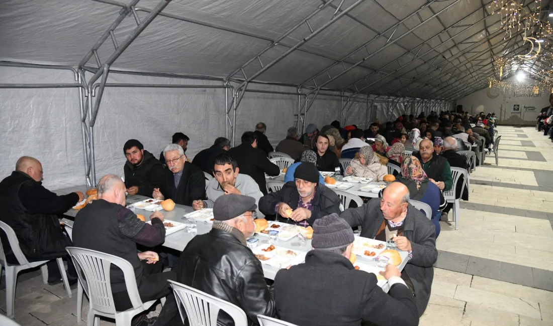 Ramazan Coşkusu Devlet Bahçeli Meydanı’nda Yaşandı