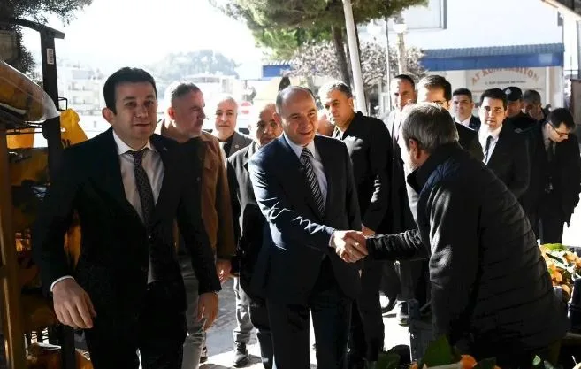 Esnafın Yanında, Halkla İç İçe: Vali Serdengeçti Bahçe’de
Vali Serdengeçti Bahçe’de