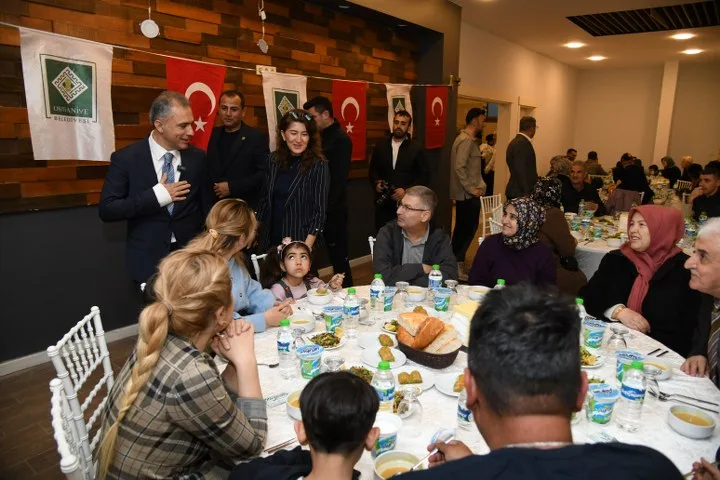 Osmaniye Belediye Başkanı İbrahim Çenet, şehit aileleri, gaziler ve yakınlarıyla