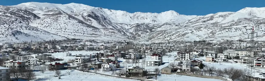 Kahramanmaraş’ın yüksek rakımlı ilçelerinden Nurhak, kış aylarında etkili olan kar