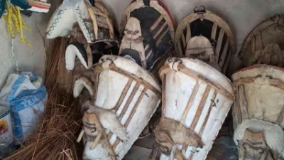 Kahramanmaraş’ın Pazarcık ilçesinde yarım asrı aşkın süredir semer ustalığı yapan