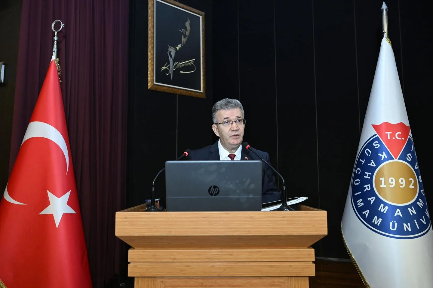 KSÜ’de “Maraş Milli Mücadelesinde Kahraman Kadın ve Çocuklar” Konferansı Düzenlendi KSÜ’de “Maraş Milli Mücadelesinde Kahraman Kadın ve Çocuklar” Konferansı Düzenlendi