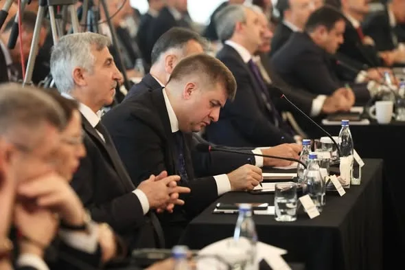 Mükerrem Ünlüer, İçişleri Bakanlığı koordinasyonunda düzenlenen “Valiler Buluşması” programına katıldı.