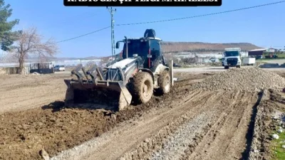 Türkoğlu Belediyesi, ilçe genelinde yol yapım, bakım ve altyapı çalışmalarını
