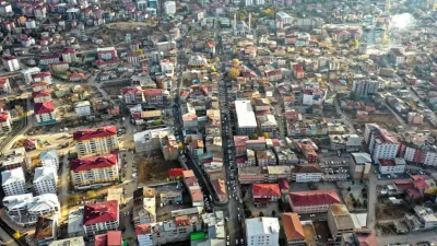Kahramanmaraş’ın önemli ilçelerinden Afşin’de günlük yaşam, sabah saatlerinden itibaren belirli