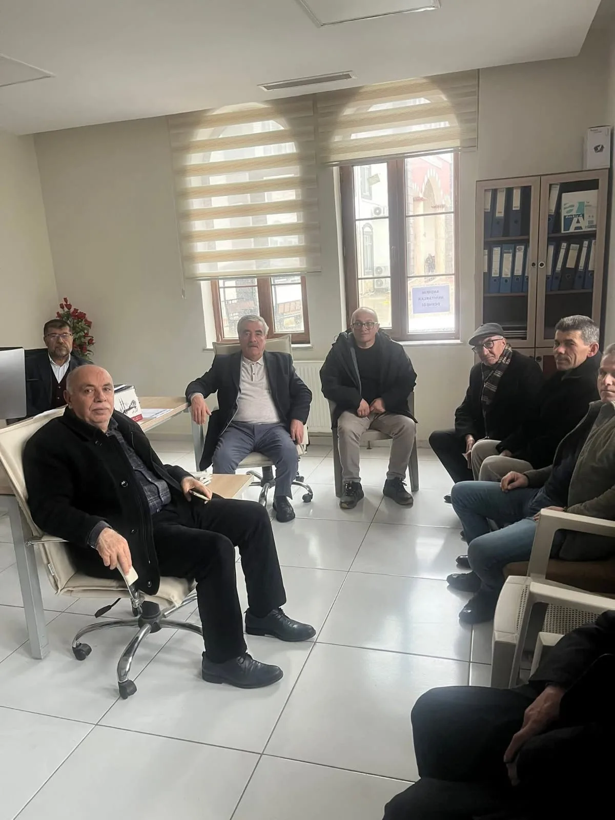 Çetin’den Muhtarlar Derneği’ne Ziyaret Çetin’den Muhtarlar Derneği’ne Ziyaret