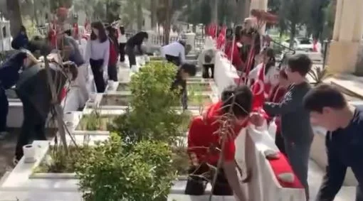 Kadirli Esnaf Kefalet Kooperatifi Ortaokulu Öğrencilerinden Şehitliğe Anlamlı Ramazan Ziyareti