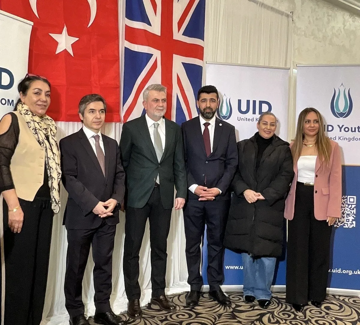 Başkan Fırat Görgel, Londra’da UID İftar Programına Katıldı: “Ramazan’ın Bereketini İngiltere’de Paylaştık” 3 iftar 8