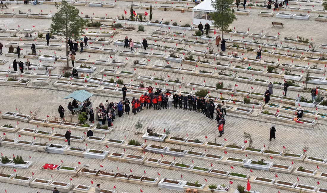 6 Şubat depremlerinin yıl dönümünde Kahramanmaraş’ta vatandaşlarla yapılan röportajlarda, acı