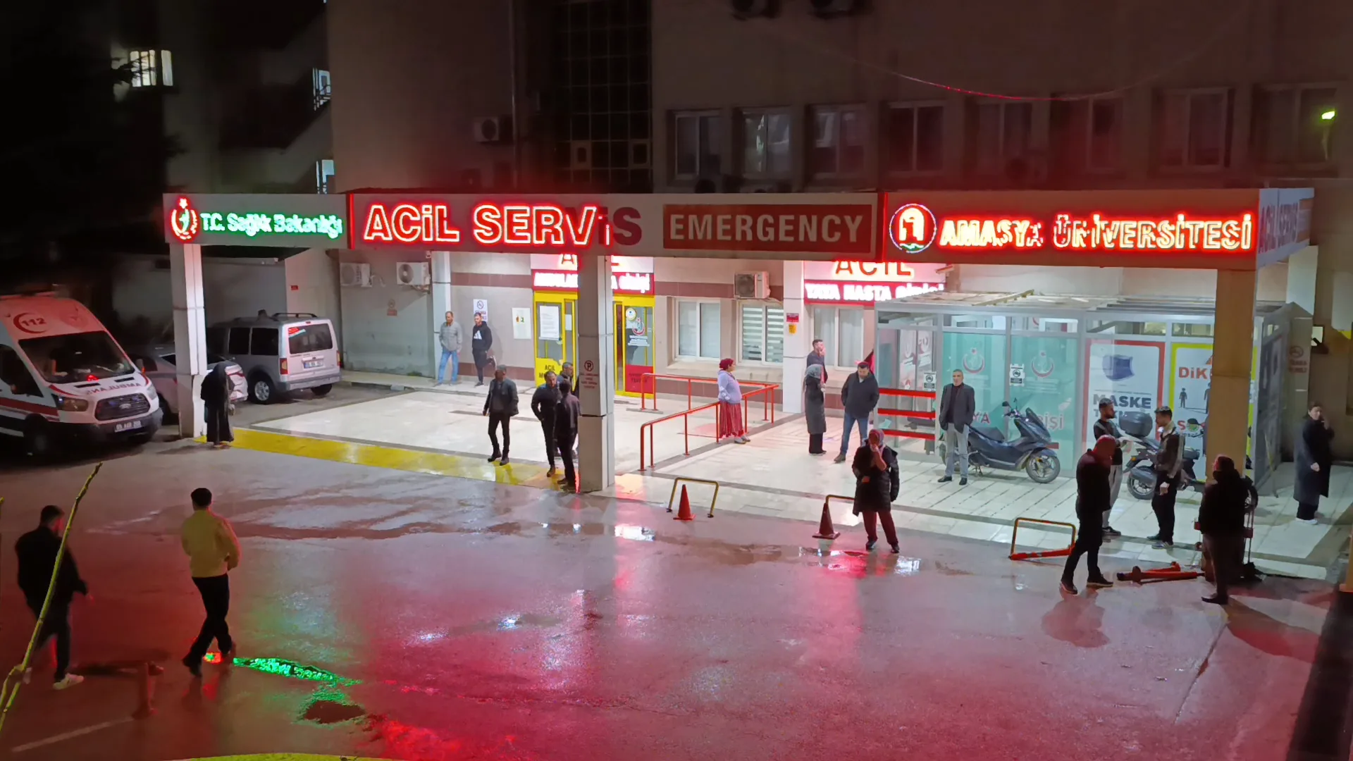 Mevlit yemeği sonrası 22 kişi zehirlenme şüphesiyle hastaneye kaldırıldı Mevlit yemeği sonrası 22 kişi zehirlenme şüphesiyle hastaneye kaldırıldı