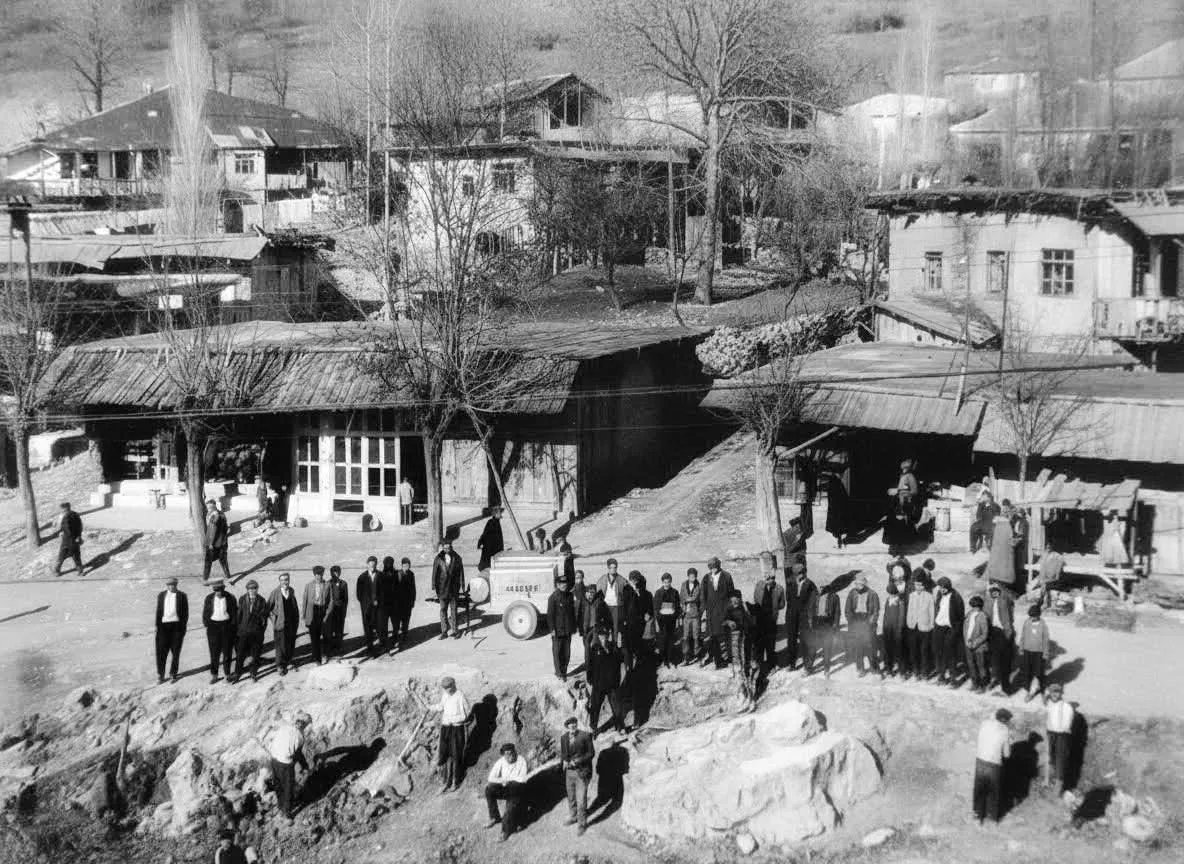 Bir Zamanlar Andırın: 1950’li, 60’lı ve 70’li Yılların İzinde Bir Yolculuk 13 241ea8d9 6d53 4762 8096 9fc376f1b94d