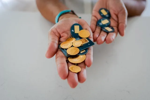 Hafta sonu altın piyasasında yaşanan gelişmeler yakından takip ediyor. Enerji