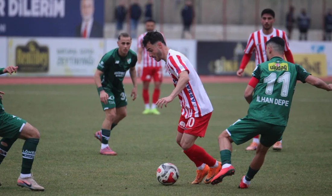 Lider Bursaspor'u ağırlayan Kahramanmaraş İstiklalspor, istediğini alamadı. Maçta gol sesi