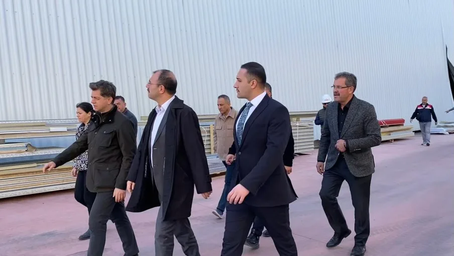 Kadirli’de yaşanan yangın sonrası, bölgedeki sanayi tesislerine yönelik incelemeler gerçekleştirildi.