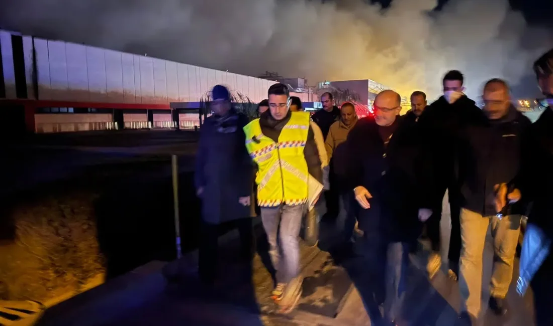 Osmaniye Valisi Mehmet Fatih Serdengeçti Kadirli OSB’de fabrikada çıkan yangınla