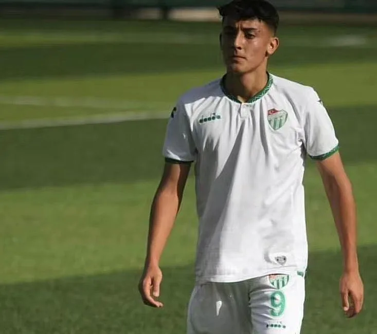 Kahramanmaraş’ın yetiştirdiği yetenekli futbolcu Mert Ali Yalçın, kariyerindeki başarı zincirine