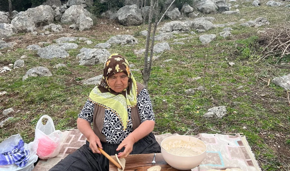 Andırın’da Ramazan Bayramı yaklaşırken ilçede yıllardır süregelen Bayram kömbesi geleneği
