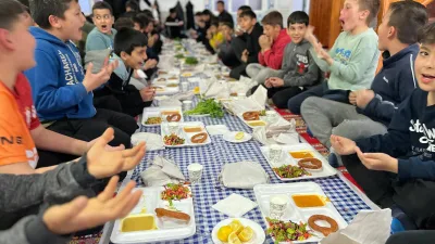 Kahramanmaraş’ın Andırın ilçesinde Ramazan ayının manevi atmosferi gençlerle paylaşıldı. Andırın