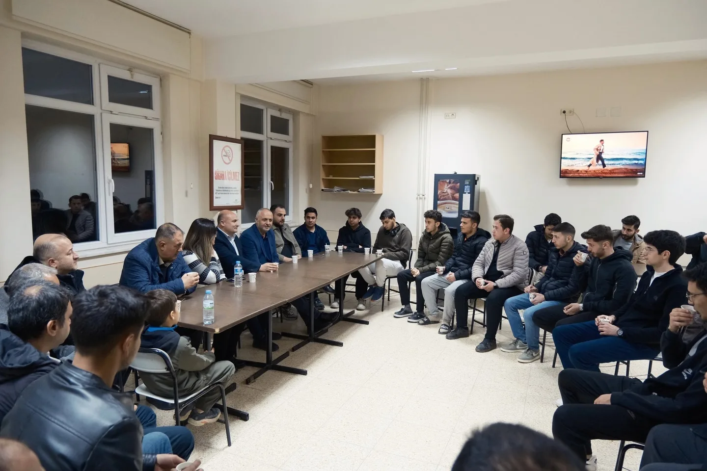 Andirin Belediye Baskani Goksen Ogrencilerle Iftar Sofrasinda Bulustu 3