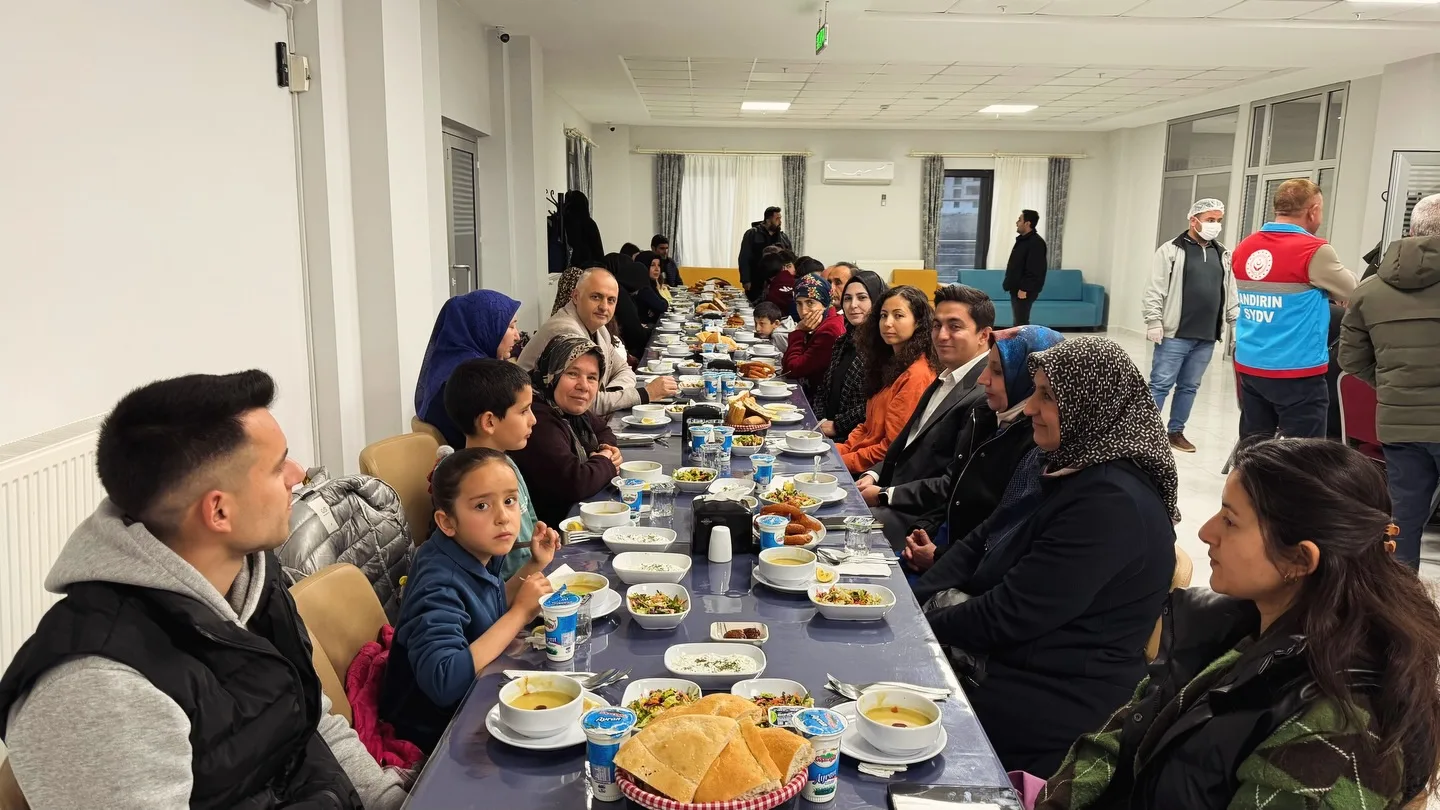 Andirinda Yetim ve Engelsiz Bireyler Icin Anlamli Iftar Bulusmasi 2