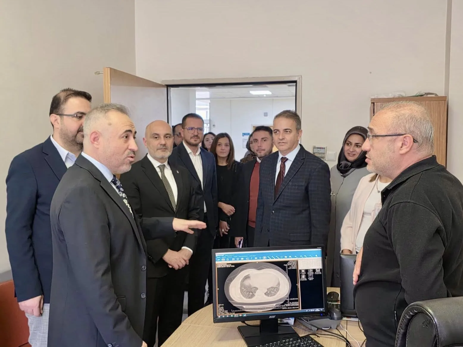 Baskan Gul Saglik calisanlarimizin gayreti milletimizin guvencesidir 3