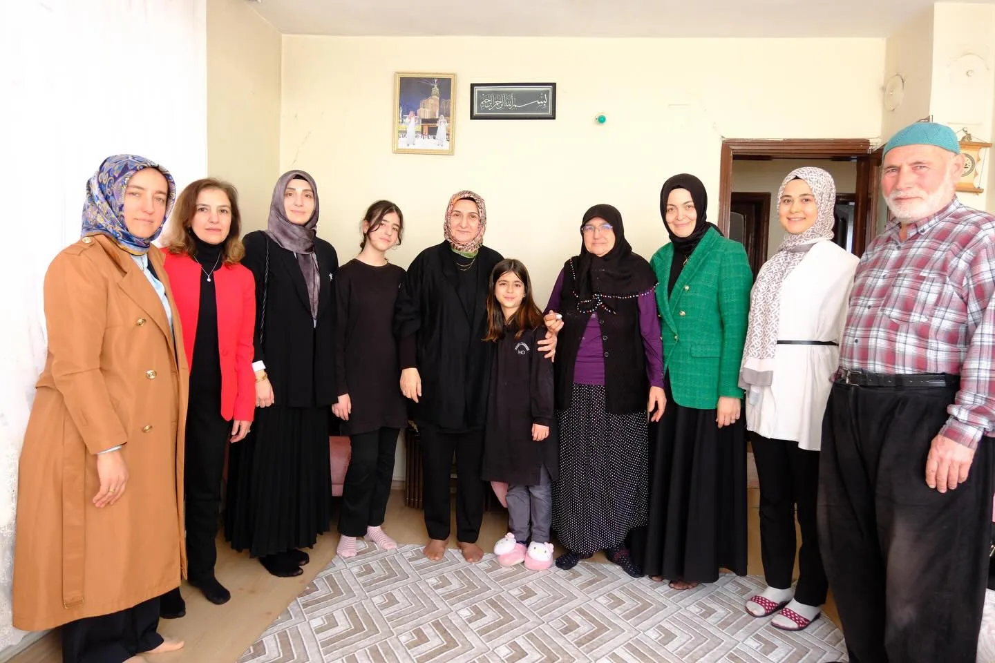 Dr. Selma Unluerden Depremzede Cocuklara Moral Ziyareti 2